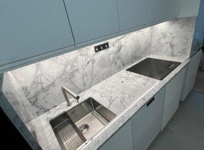 Plan de travail en Granit Arabescato 2cm poli