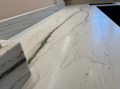 Plan de travail Quartzite Mont Blanc adouci sur mesure Paris 10