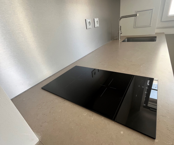 Rénovation élégante d'une cuisine équipée à Paris 11e