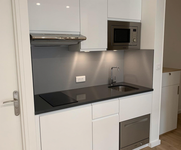 Comment aménager une petite cuisine en ville pour optimiser l'espace ?