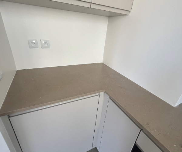 Rénovation élégante d'une cuisine équipée à Paris 11e