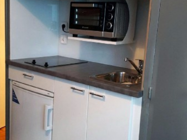 Kitchenette dans un placard Paris 11e