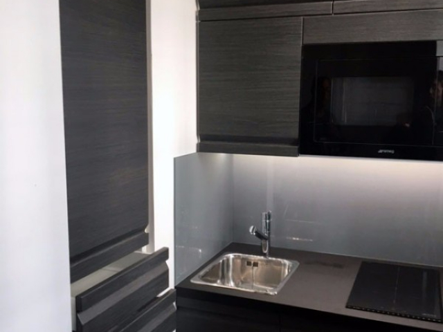 Kitchenette 102x650 Paris 15e