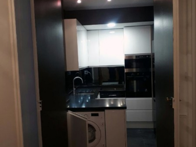 Cuisine en U 180X160 sur mesure avec plan en granit