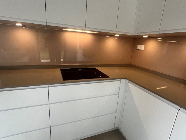 Cuisine sur mesure complète en U ouverte dans les Yvelines 