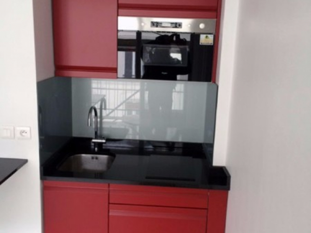 Kitchenette rouge Paris 11e
