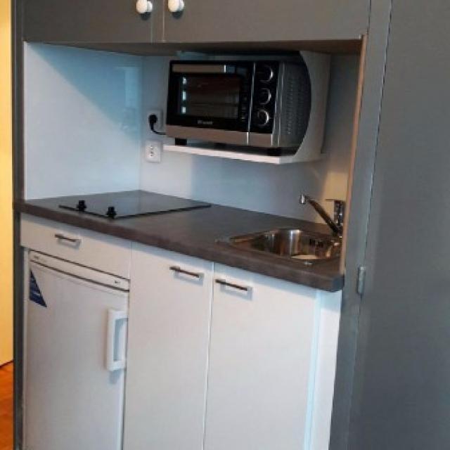 Kitchenette dans un placard Paris 11e