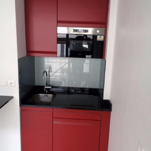 Kitchenette rouge Paris 11e